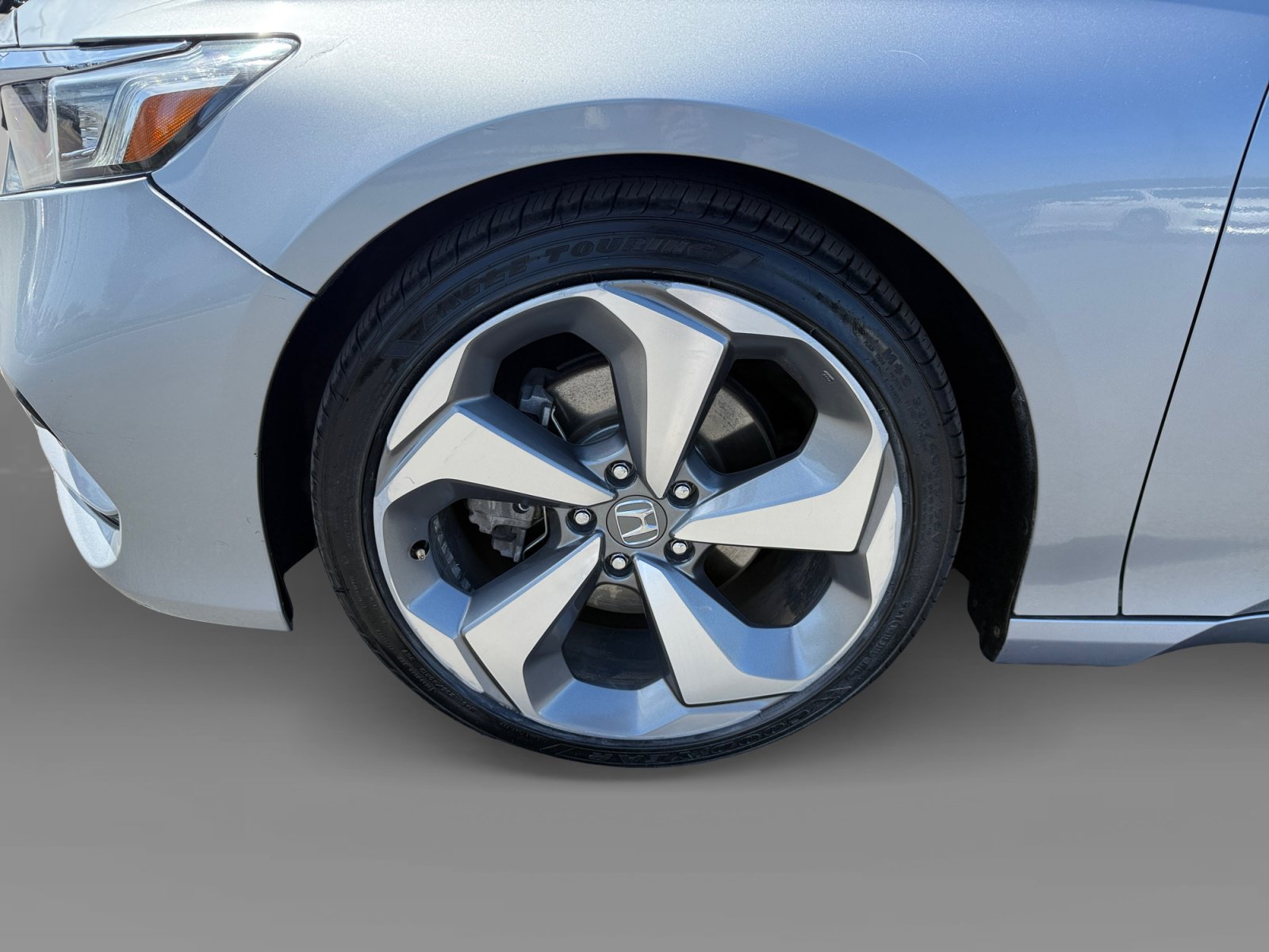 Certified 2018 Honda Accord Touring image 9