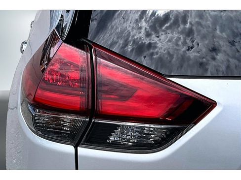 Used 2019 Nissan Rogue SL AWD/4WD image 23