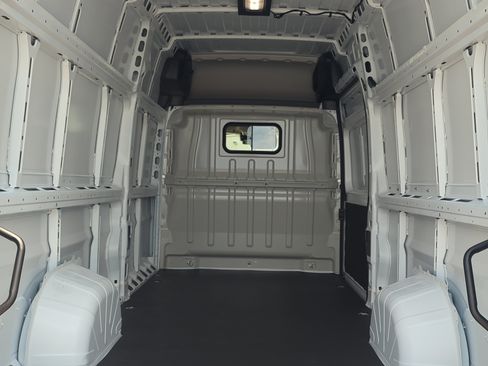New 2026 RAM ProMaster 3500 w/ Premium Convenience Group FWD image 11