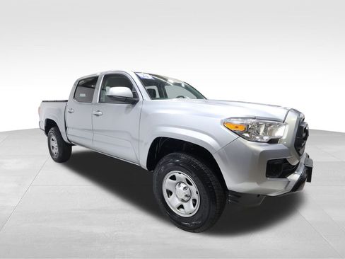Used 2023 Toyota Tacoma SR image 6