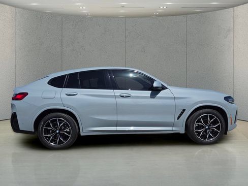 Used 2023 BMW X4 xDrive30i w/ M Sport Package AWD/4WD image 3