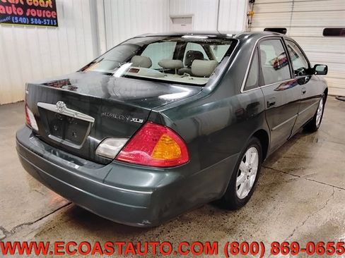Used 2000 Toyota Avalon XLS image 3
