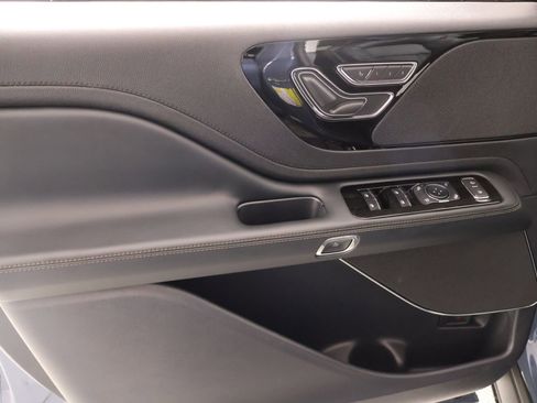 New 2026 Lincoln Aviator AWD w/ Jet Appearance Package image 17
