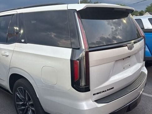 Used 2021 Cadillac Escalade Sport w/ Driver Assist Tech Package AWD/4WD image 10