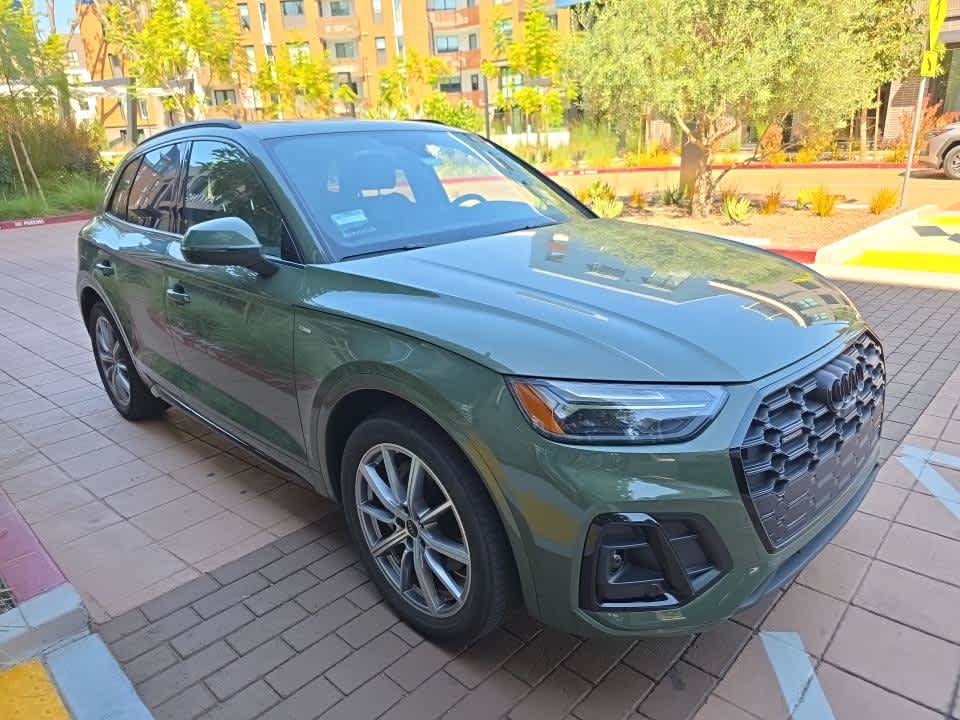 Used 2023 Audi Q5 e Premium Plus AWD/4WD image 3