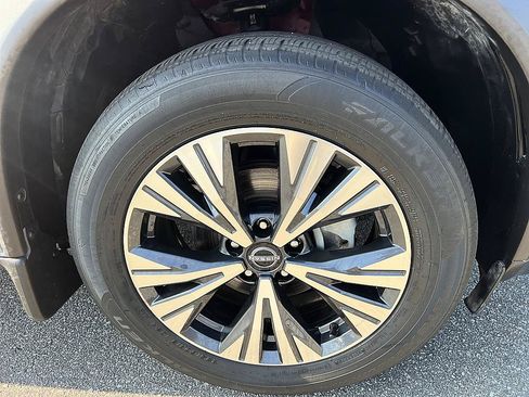 Certified 2023 Nissan Rogue SV w/ SV Premium B Package FWD image 12