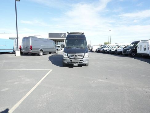 Used 2015 Mercedes-Benz Sprinter 2500 image 2