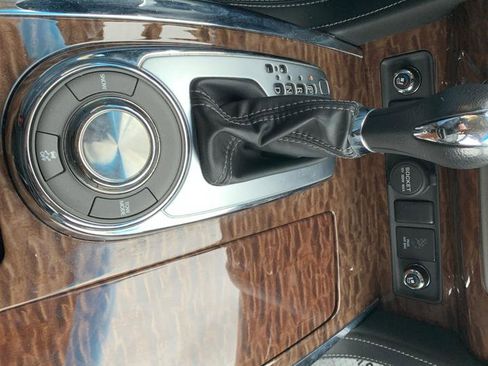 Used 2017 Nissan Armada Platinum RWD image 33