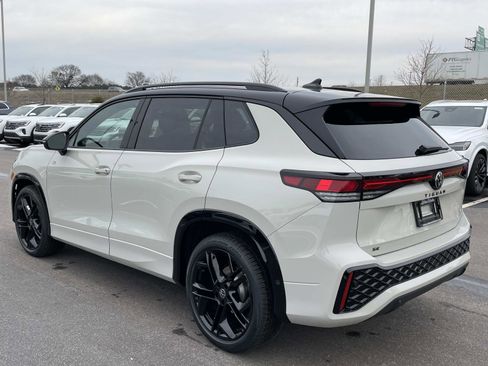 New 2026 Volkswagen Tiguan SE R-Line image 5