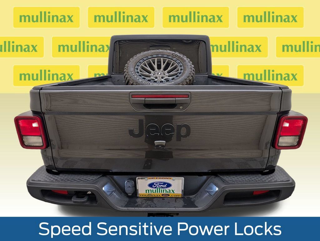 Used 2023 Jeep Gladiator Sport AWD/4WD image 20
