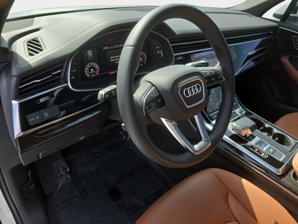 Used 2023 Audi Q7 2.0T Premium w/ Convenience Package AWD/4WD image 26