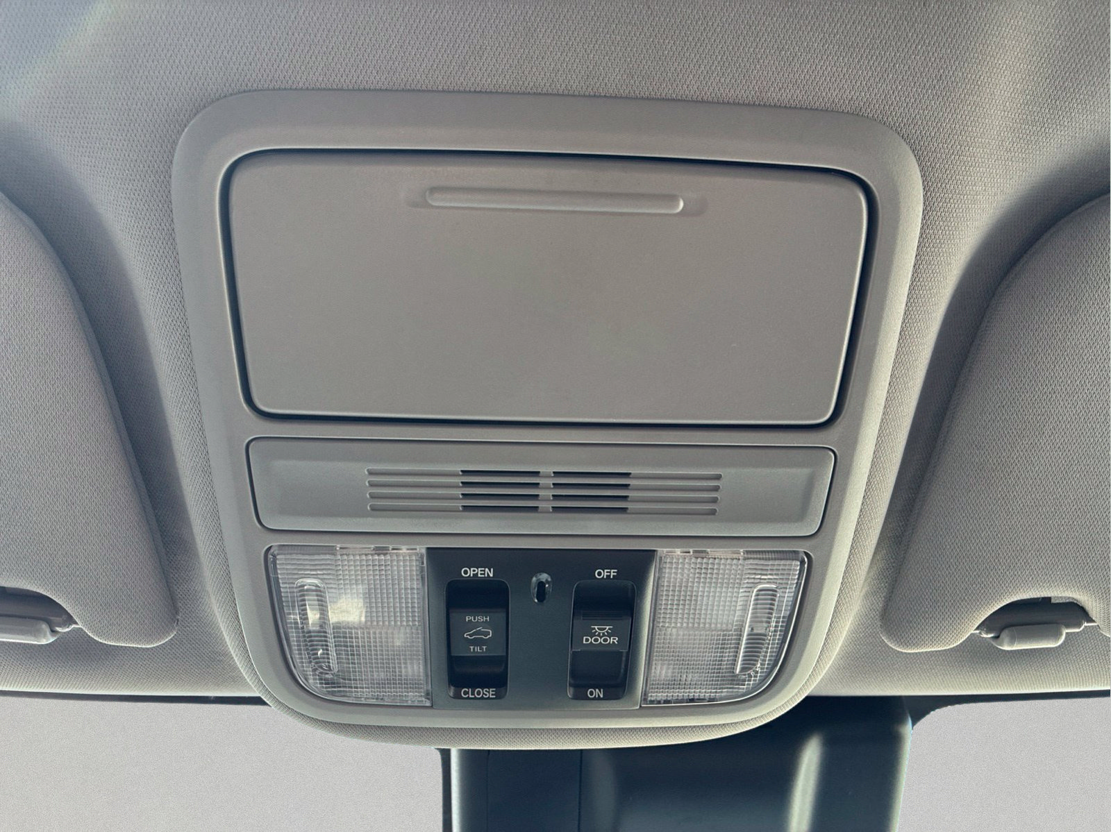 Used 2018 Honda Odyssey EX-L image 32