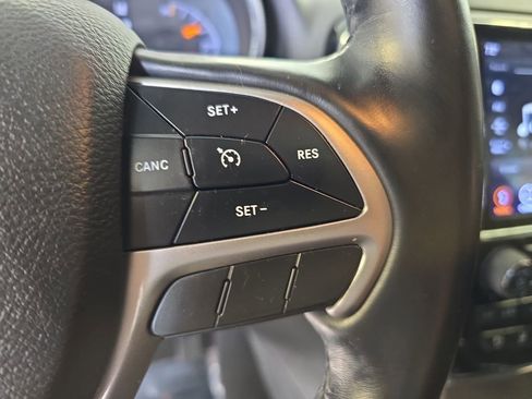 Used 2020 Jeep Grand Cherokee Altitude image 20