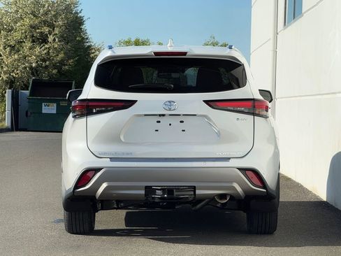 New 2026 Toyota Highlander Platinum AWD/4WD image 6