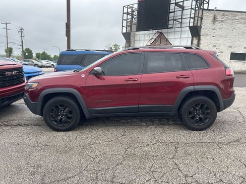 Used 2019 Jeep Cherokee Trailhawk w/ Cold Weather Group AWD/4WD image 6