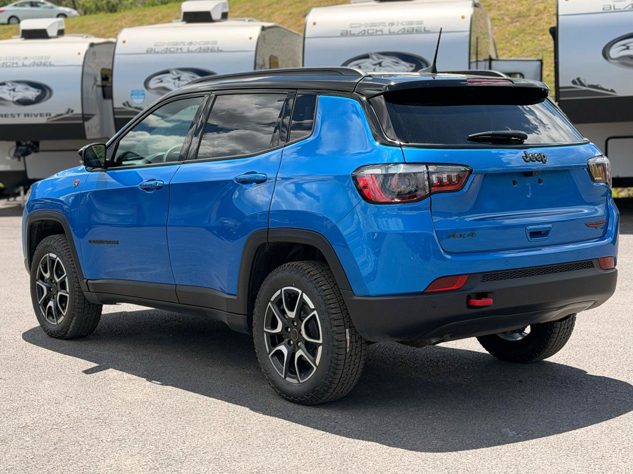 Used 2026 Jeep Compass Trailhawk AWD/4WD image 7