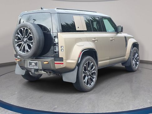 Used 2025 Land Rover Defender 110 AWD/4WD image 5