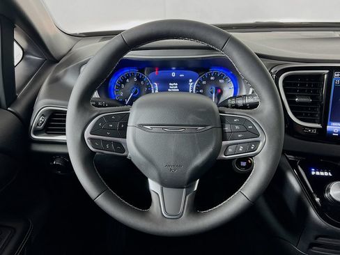 New 2027 Chrysler Pacifica LX FWD image 11