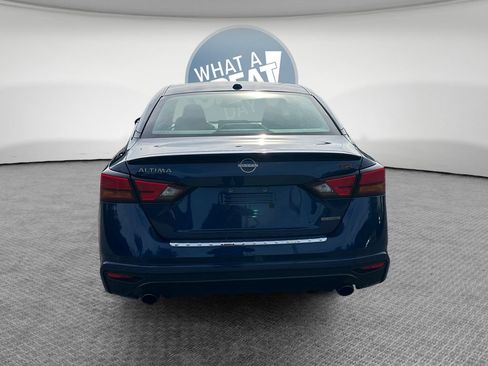 Used 2023 Nissan Altima 2.0 SR FWD image 5