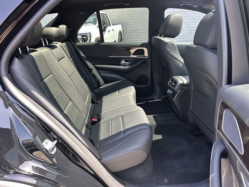Used 2025 Mercedes-Benz GLE 450e 4MATIC w/ Driver Assistance Package image 27