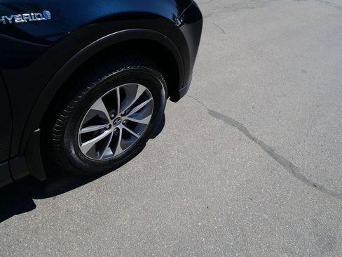 Used 2018 Toyota RAV4 XLE w/ Convenience Package AWD/4WD image 35
