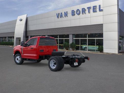 New 2026 Ford F350 XL w/ XL Chrome Package AWD/4WD image 4