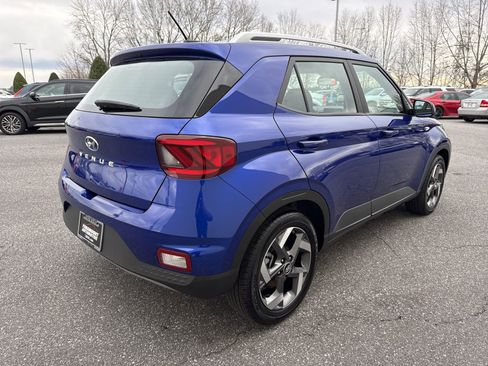 Certified 2024 Hyundai Venue SEL image 7