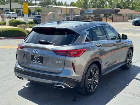 Used 2021 INFINITI QX50 Luxe w/ Appearance Package image 6