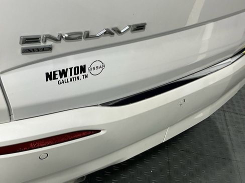 Used 2021 Buick Enclave Avenir w/ Avenir Technology Package image 4