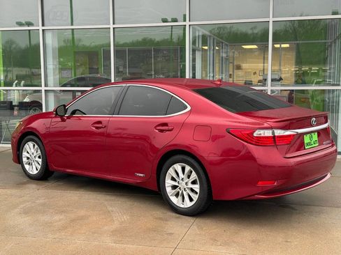Used 2014 Lexus ES 300h w/ Luxury Package w/Bamboo Trim image 5