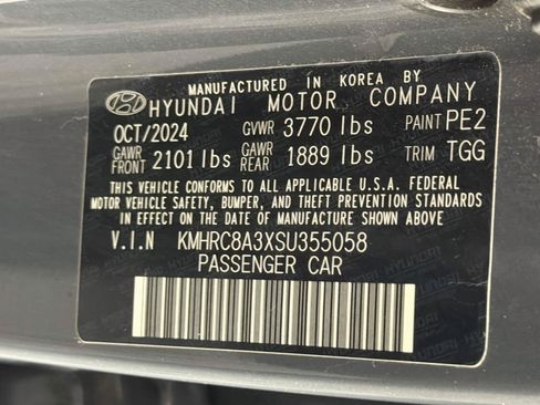 Used 2025 Hyundai Venue SEL FWD image 12