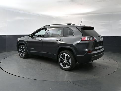 Used 2022 Jeep Cherokee Limited w/ Elite Package AWD/4WD image 3