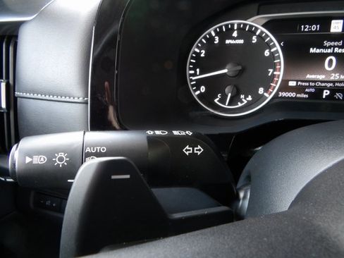 Certified 2023 Nissan Pathfinder SL w/ Black Appearance Package image 45