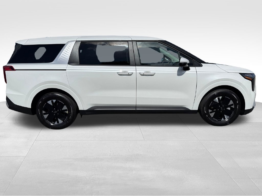 New 2026 Kia Carnival LXS FWD image 8