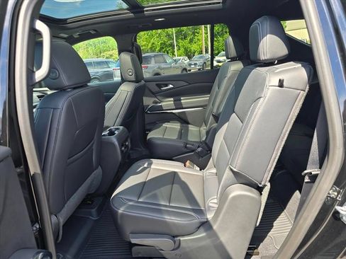 New 2026 Chevrolet Traverse LT w/ Enhanced Driving Package FWD image 9