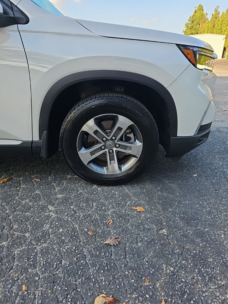 Used 2025 Honda Pilot EX-L image 14
