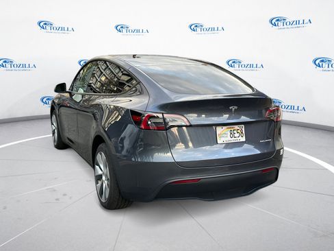 Used 2023 Tesla Model Y image 3