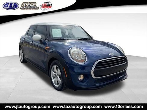 Used 2017 MINI Cooper 4-Door Hardtop FWD image 1