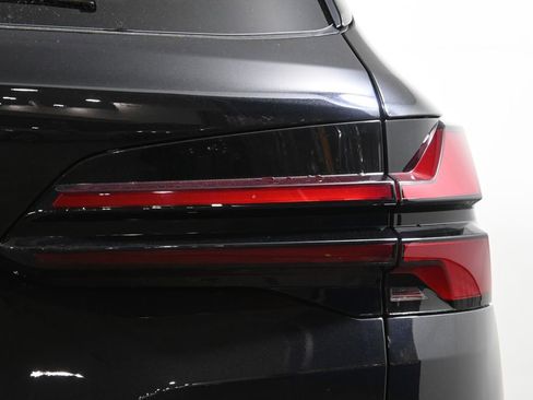 New 2026 BMW X5 xDrive40i w/ M Sport Package image 12