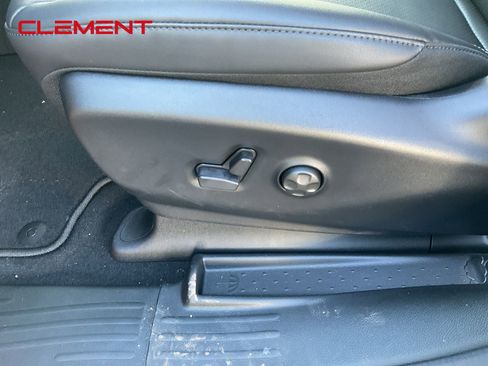 New 2026 Chrysler Pacifica Select image 18