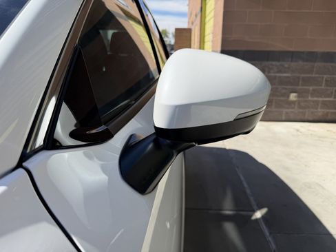 Used 2025 Nissan Kicks SR AWD/4WD image 12