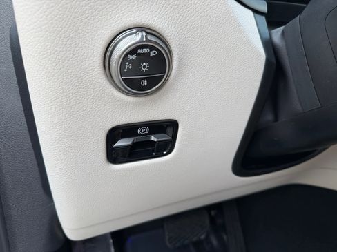 New 2026 Mercedes-Benz GLC 300 GLC 300 image 24