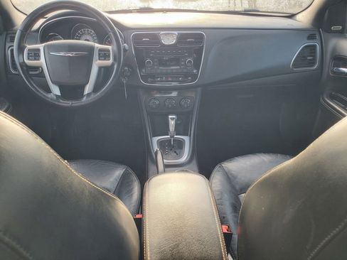 Used 2013 Chrysler 200 Limited FWD image 4