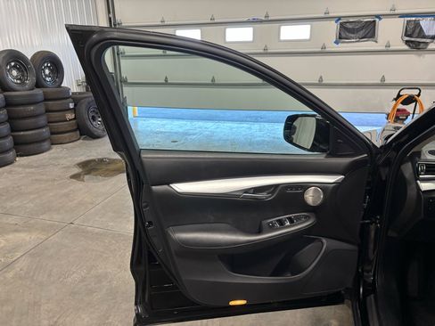 Used 2019 INFINITI QX50 Essential w/ Premium Heat Package image 24