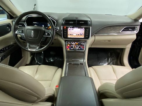 Used 2017 Lincoln Continental Select w/ Climate Package image 25