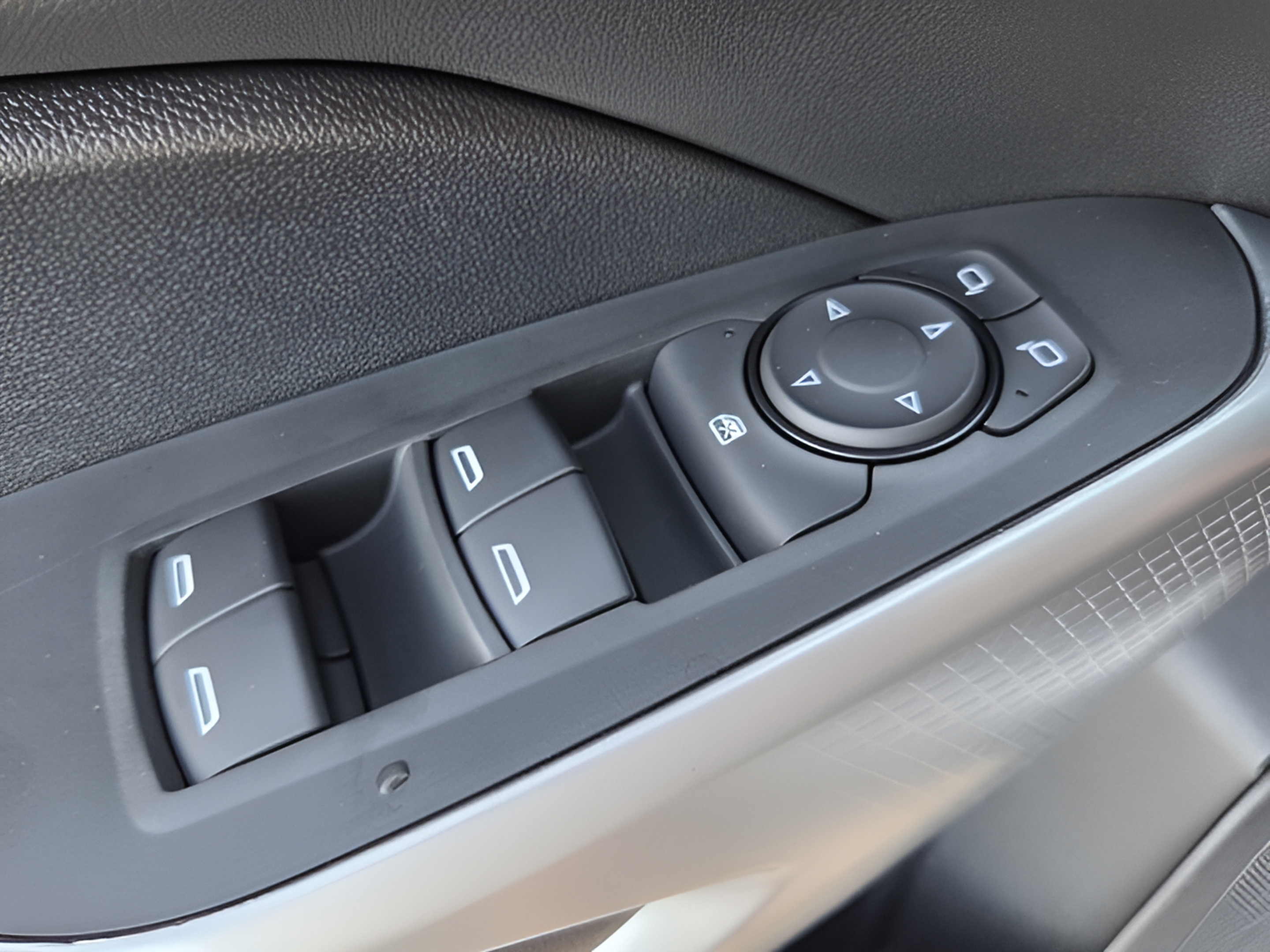 New 2026 Chevrolet Trax LS FWD image 27