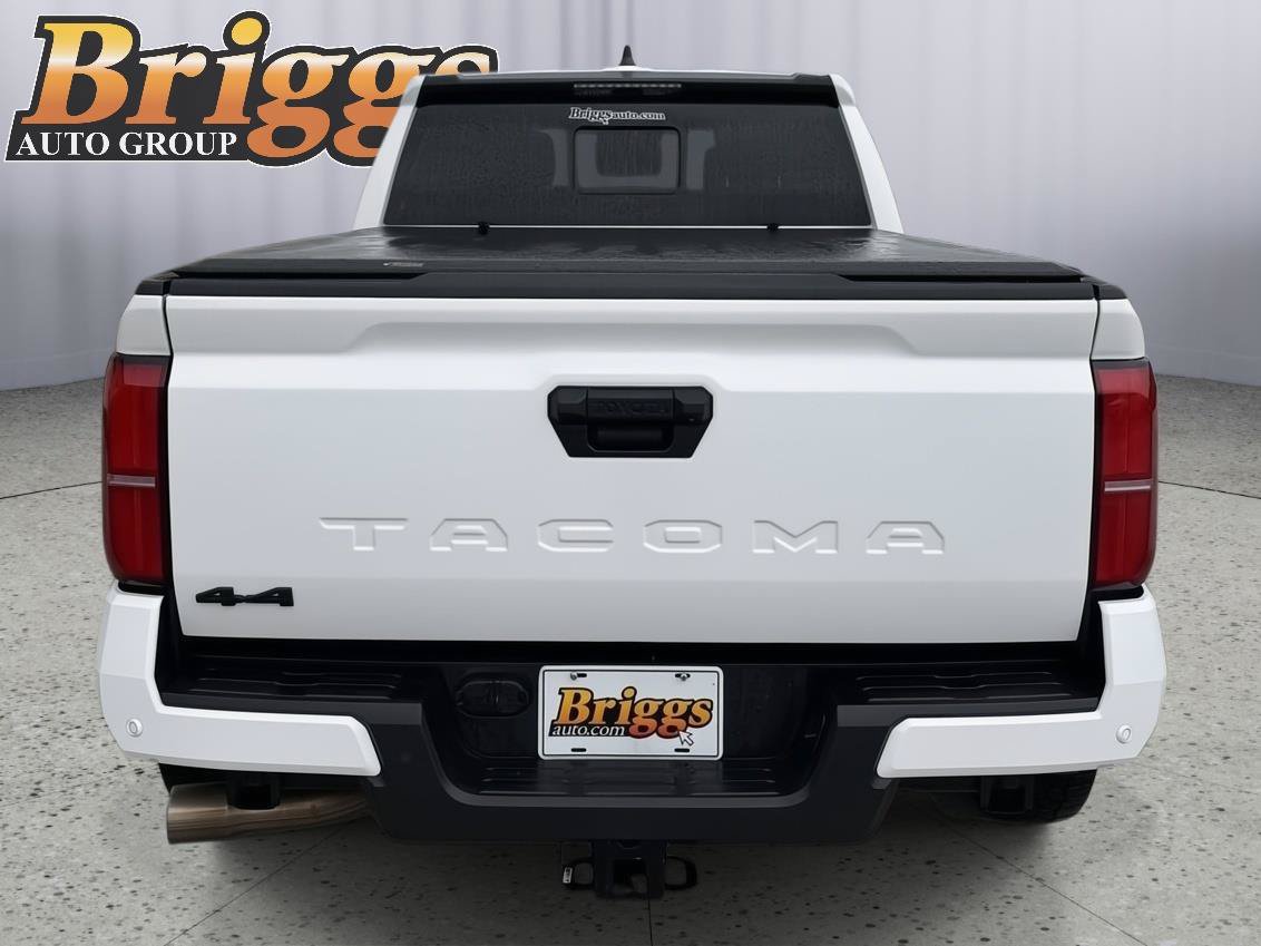 Used 2025 Toyota Tacoma SR5 AWD/4WD image 4