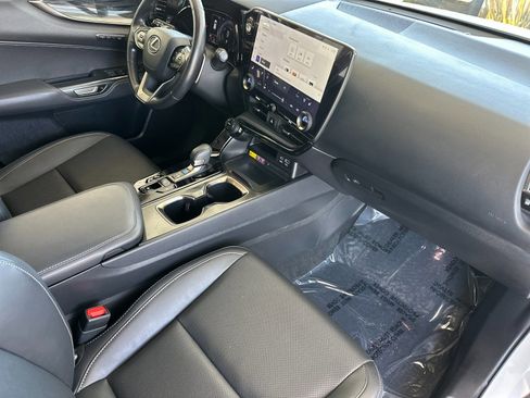 Used 2022 Lexus NX 350h AWD image 17