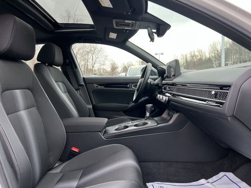 Used 2025 Honda Civic Sport image 14