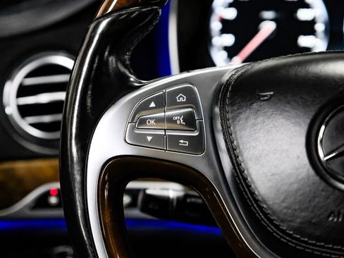 Used 2017 Mercedes-Benz S 550 Sedan image 21